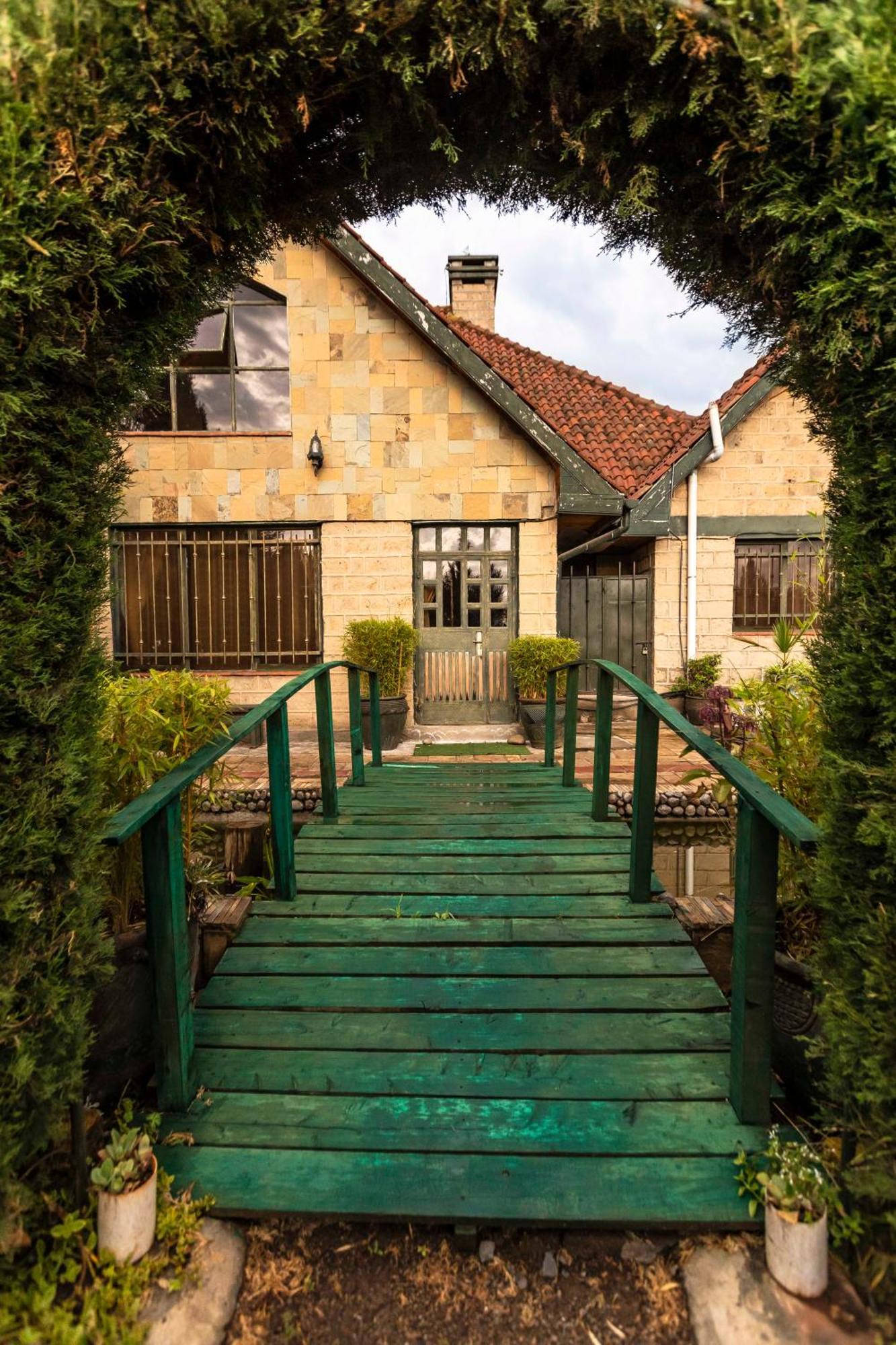 Lodge Mount Kenya Farm *